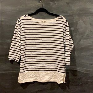 Gap maternity striped quarter length shirt